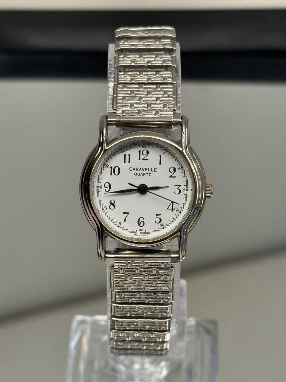 Vintage Caravelle Women’s Watch Silver Tone Stretch Band 24mm New Battery Runs